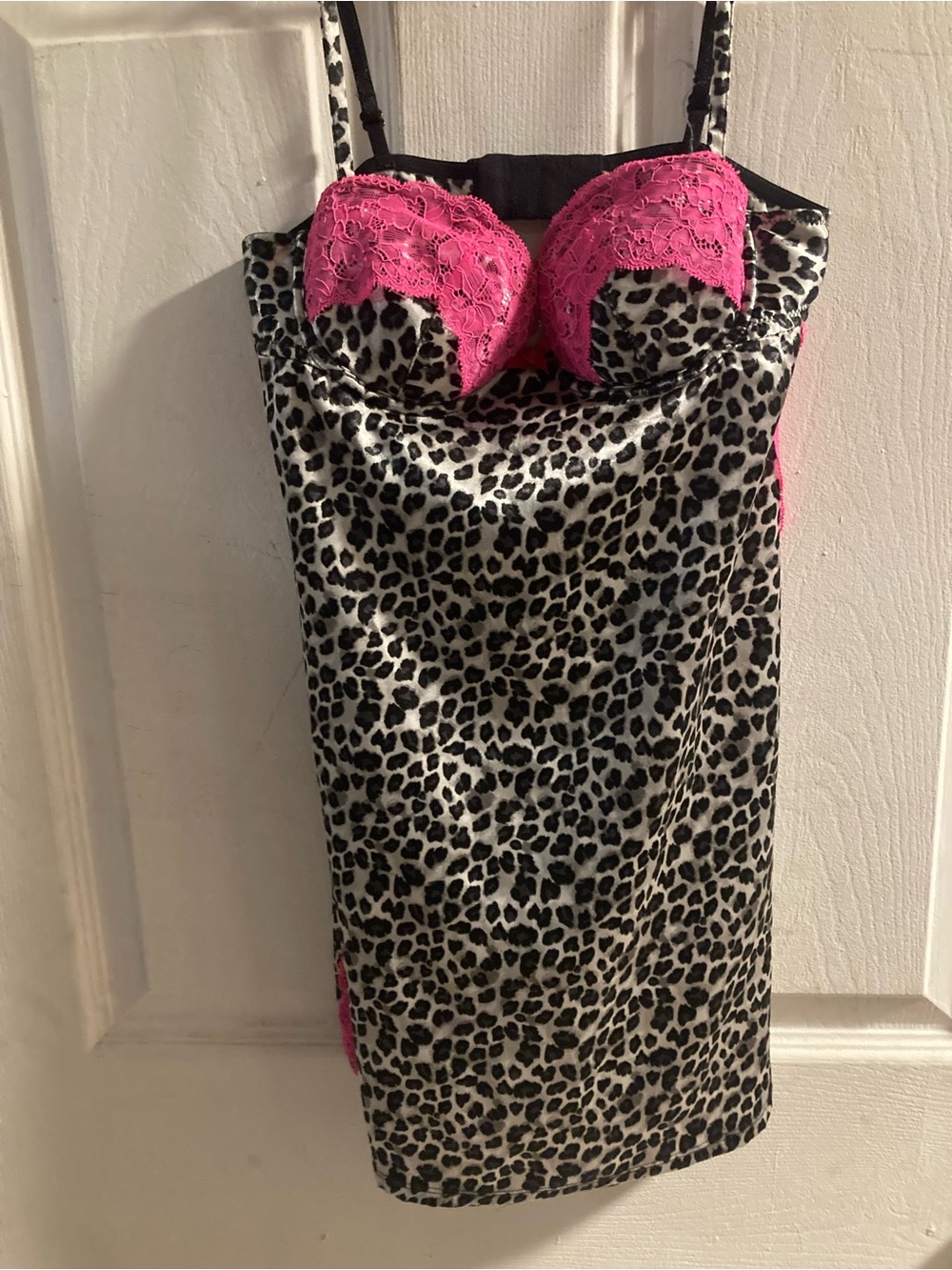 La SENZA white leopard with pink